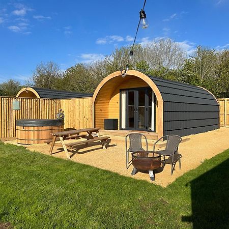 Lois' Pod With Hot Tub, Near Airport Ξενοδοχείο Μπρίστολ Εξωτερικό φωτογραφία