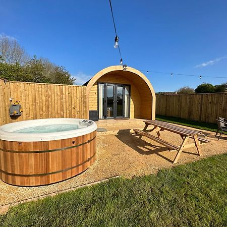 Lois' Pod With Hot Tub, Near Airport Ξενοδοχείο Μπρίστολ Εξωτερικό φωτογραφία