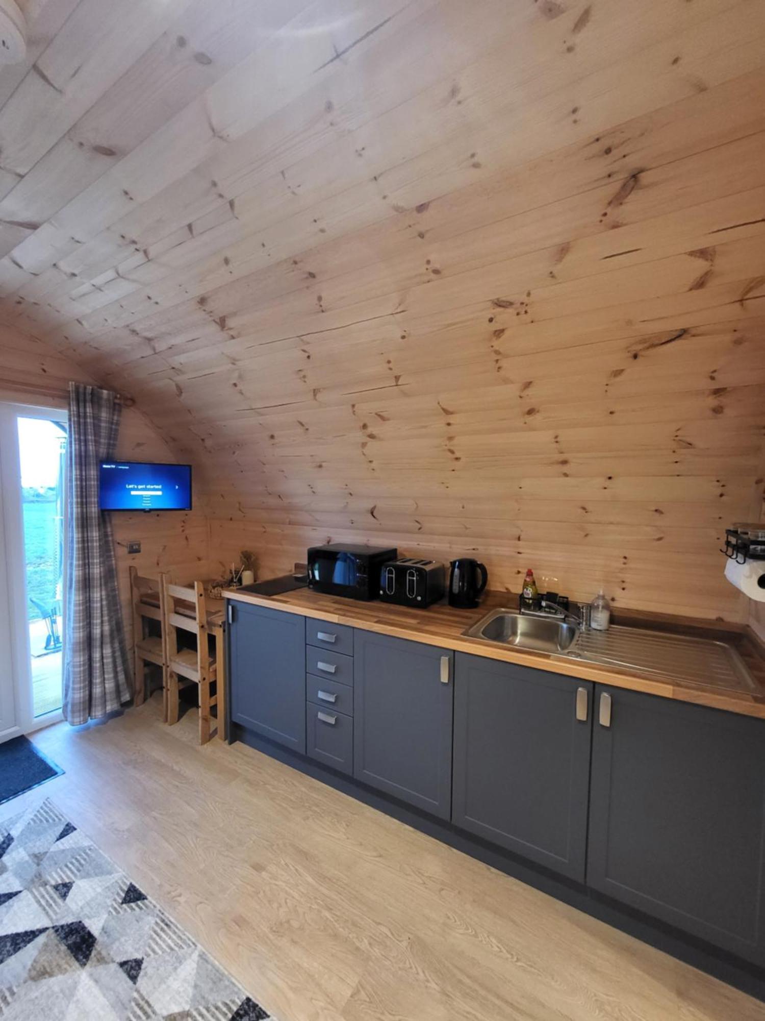 Lois' Pod With Hot Tub, Near Airport Ξενοδοχείο Μπρίστολ Εξωτερικό φωτογραφία
