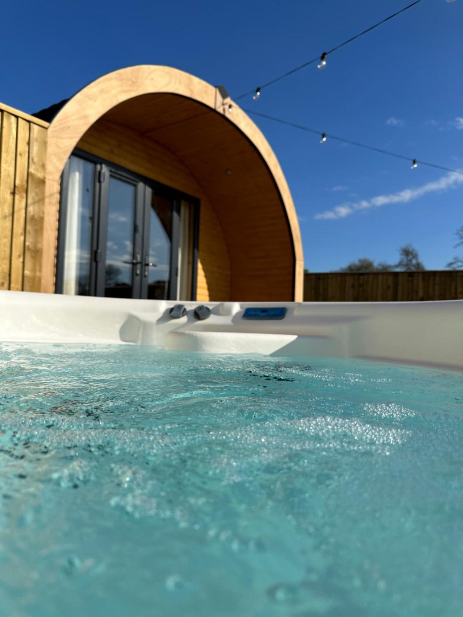Lois' Pod With Hot Tub, Near Airport Ξενοδοχείο Μπρίστολ Εξωτερικό φωτογραφία